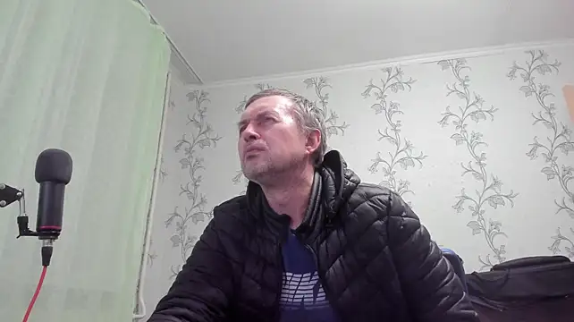 sanfrantsisko (Ask my age) - :kissing::onbed::behind: