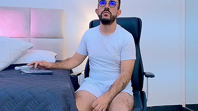 NicoSaint_ live cam on StripChat
