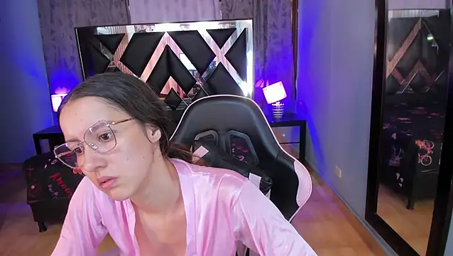 Linda4Petite