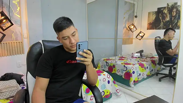 DominantBoy4 live cam on StripChat