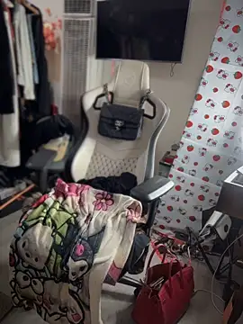 Motherbigbus live cam on StripChat