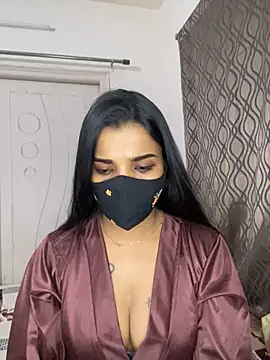 its_ur_flora live cam on StripChat