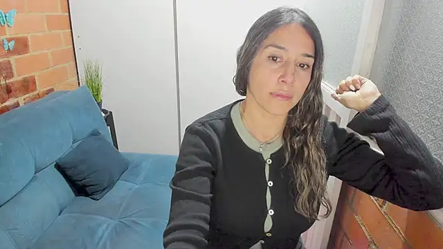 Penelope47 live cam on StripChat