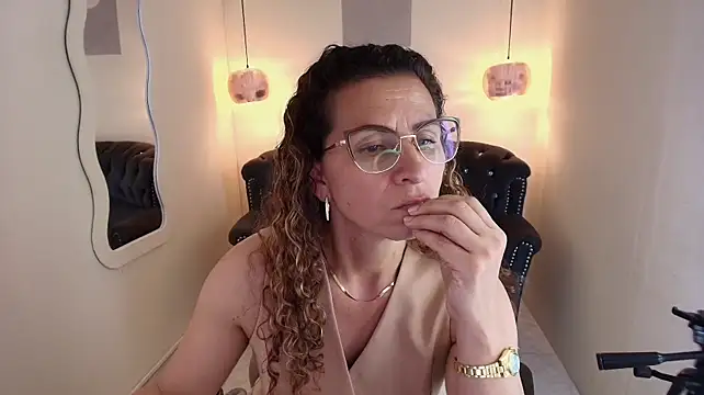 angelbluemilf live cam on StripChat