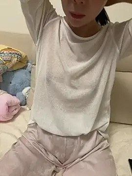 Yatou-bb live cam on StripChat
