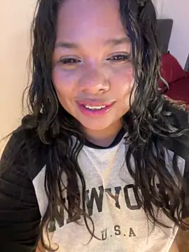 Rashell1_Queen live cam on StripChat