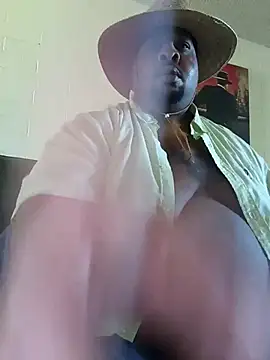 brownbigguy on Stripchat