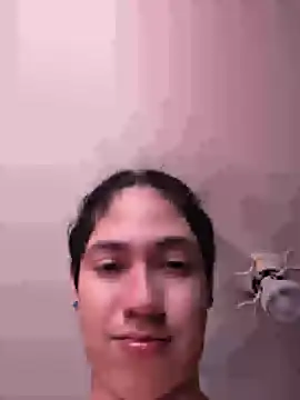 Deeplong25 live cam on StripChat