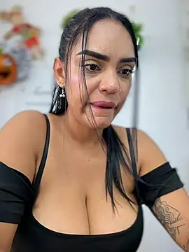 Sara-77 live sex cam