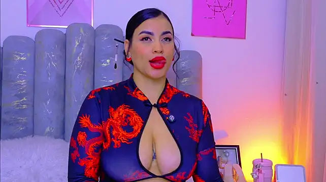 AlynAllen live cam on StripChat