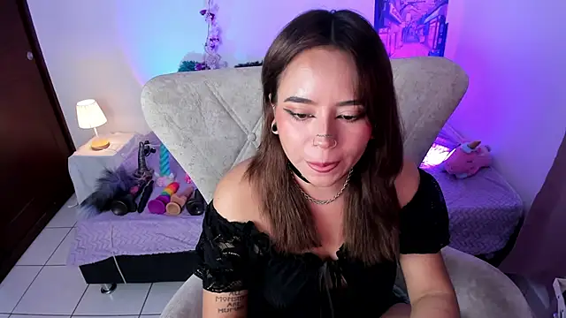 Nataliahenao69 live cam on StripChat