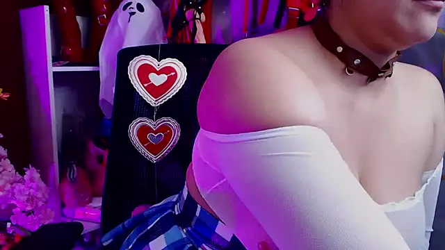 CristalZafiro live cam on StripChat
