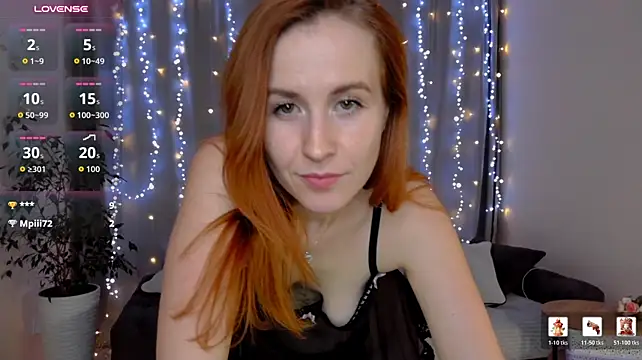 LeonaFoxx live cam on StripChat