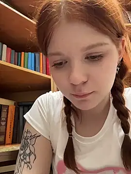 freaky__nikki (F teen) - squeeze my bare butt and slap 10x times