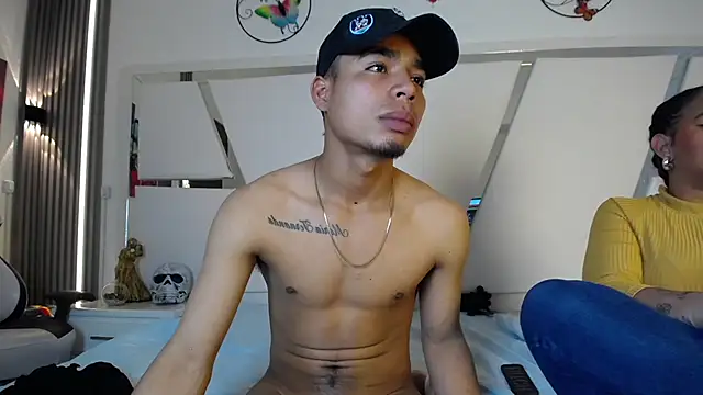 Amber_and_Tyler_ live cam on StripChat