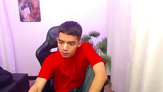 leandrocum18 live cam on StripChat