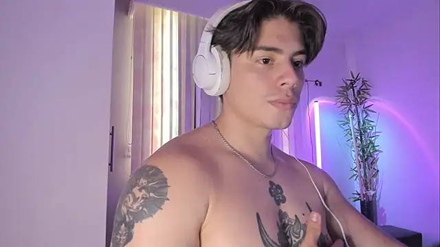 Giordano_Russo live cam on StripChat