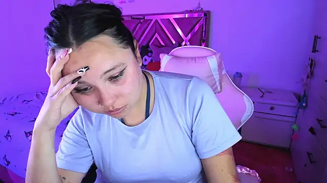 little_emma0 live cam on StripChat