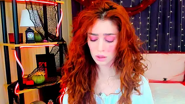 ChristinaConteeree live cam on StripChat