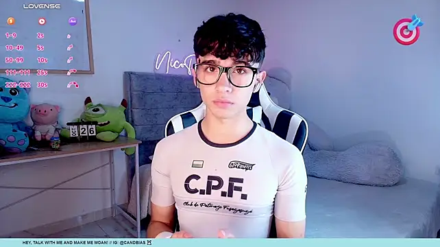Niico_Cruz live cam on StripChat