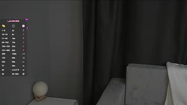 VivienQ live cam on StripChat
