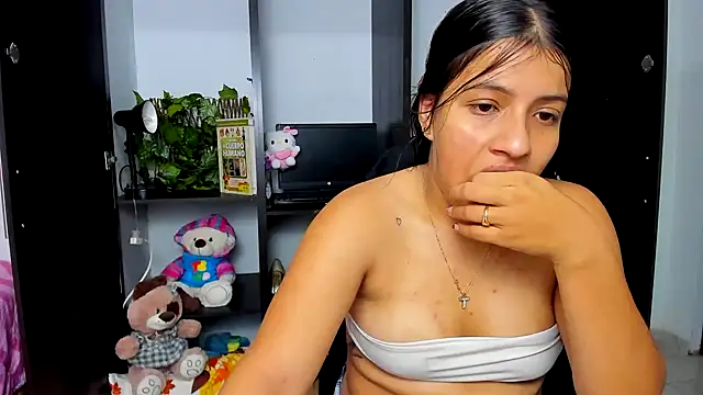 zara_cute live cam on StripChat
