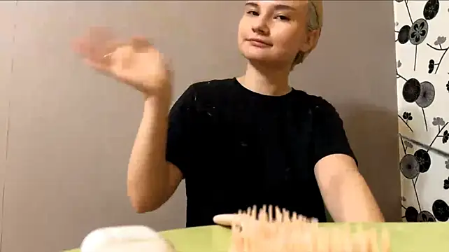 TimikaMohrlock live cam on StripChat