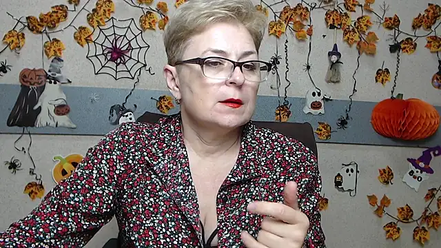 EmiliaGree live cam on StripChat