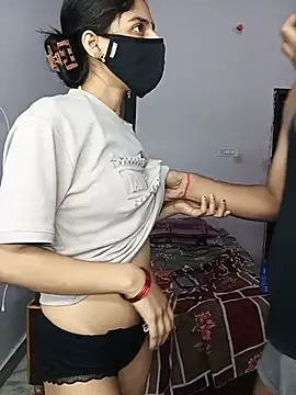 curvy_kavya's live room