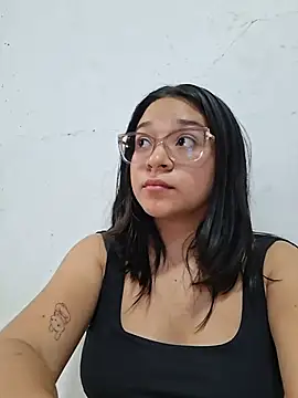-VICKKY live cam on StripChat
