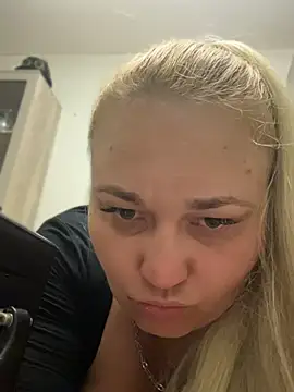 AiselAx live cam on StripChat