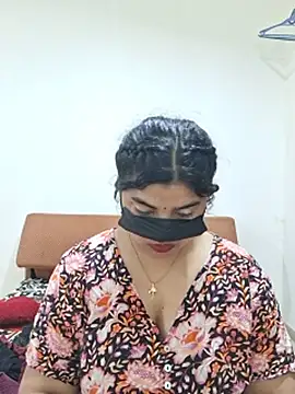 Your_Sanaa1 live cam on StripChat