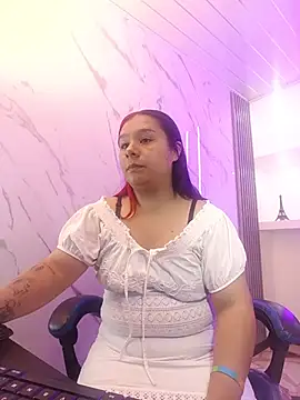 Charis_21 live cam on StripChat