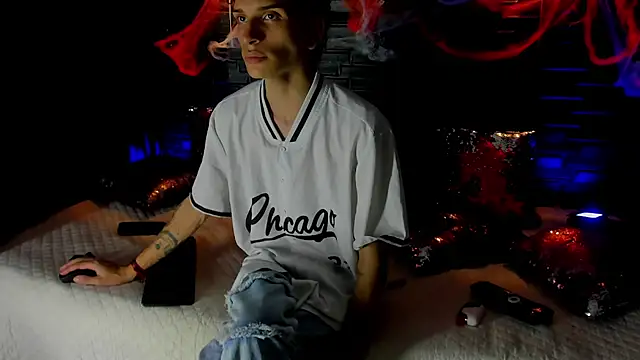 DAMIAN_22 live cam on StripChat