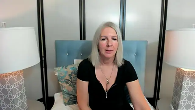 EricaTop live cam on StripChat