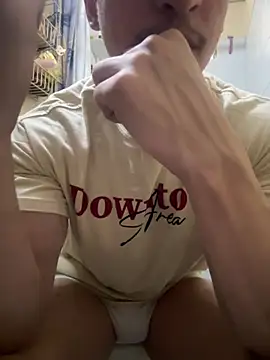 cris2428 on Stripchat
