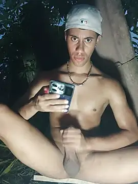 dennis_lupers (M young) - Masturbating for you, it feels so good