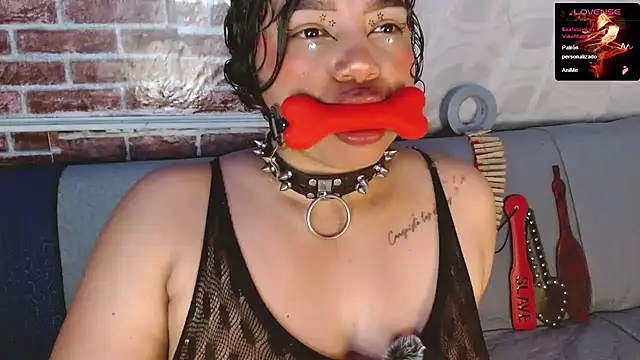 emma_bdsm_ live cam on StripChat