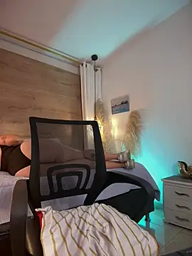 halaaa_1 live cam on StripChat