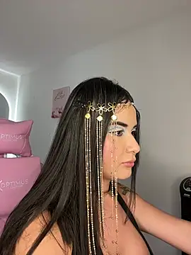 Jenn_Layton