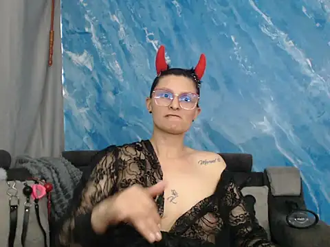 sachaclinford live cam on StripChat