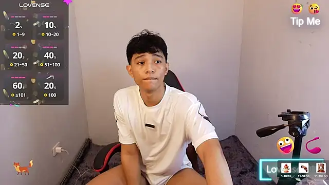 little_twink19x (M twink) - SEXY STRIPTIS