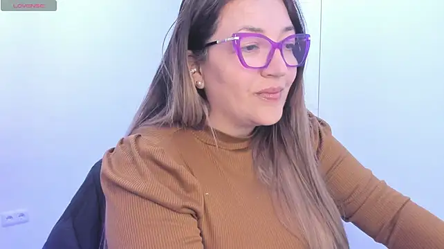 Naty_Mature_ live cam on StripChat