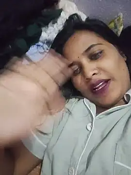 cute_radhikaa live cam on StripChat