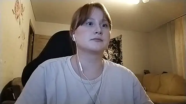 AnikaLipps live cam on StripChat