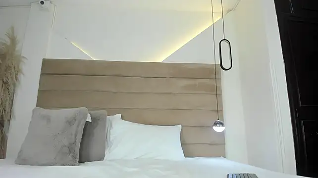 AteneaSweety live cam on StripChat