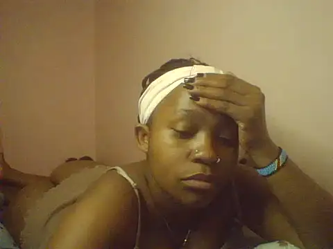 bunny_kiki live cam on StripChat