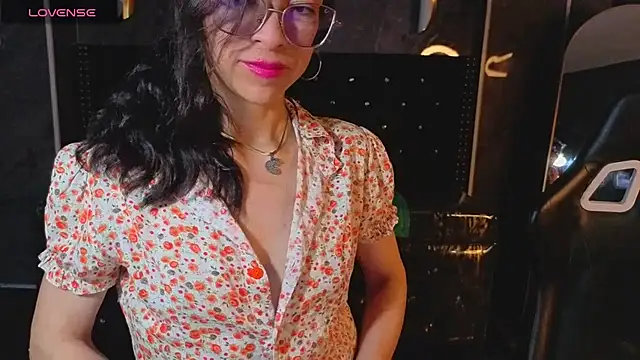 Sandra98_b live cam on StripChat