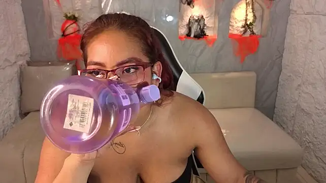 Liah_Tx live cam on StripChat