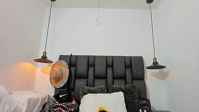 Salomon_koude live cam on StripChat